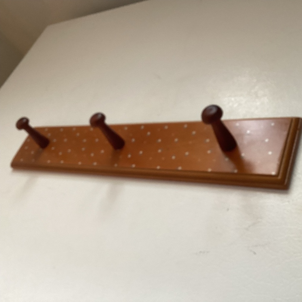 Vintage Wall Hook Rack 3 Peg with Tiny Flowers - Picture 5 of 12